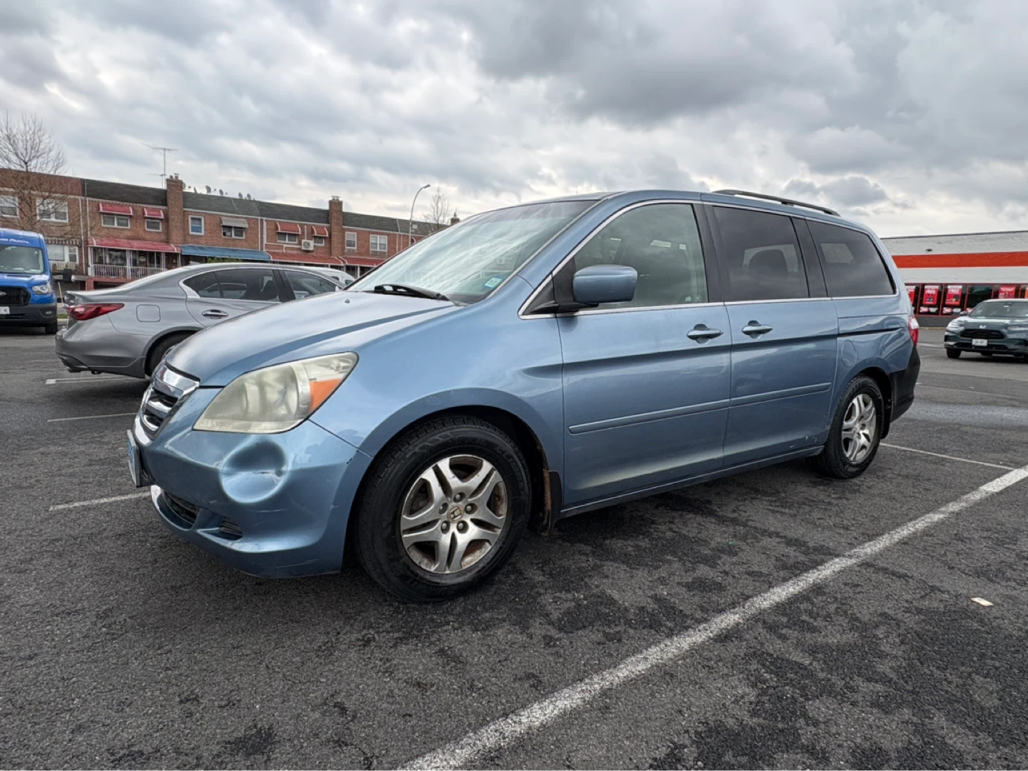 Blue Honda Odyssey Minivan - photo 4