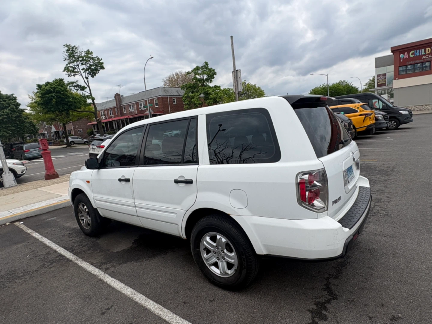 White Honda Pilot SUV - photo 5