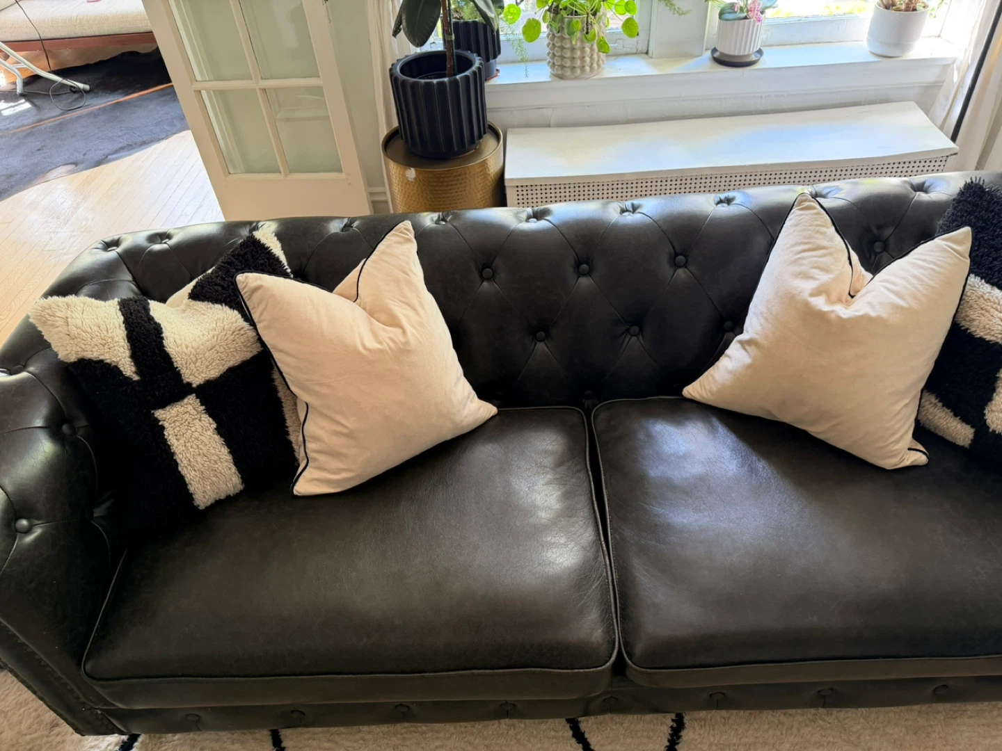 Chesterfield Tufted Sofa - photo 2