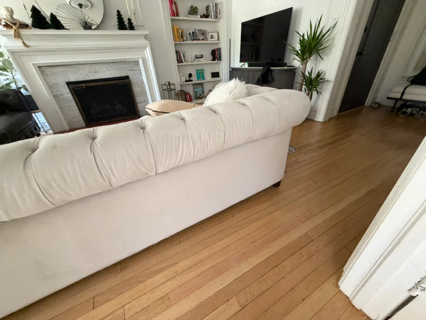 Tufted Chesterfield Sofa