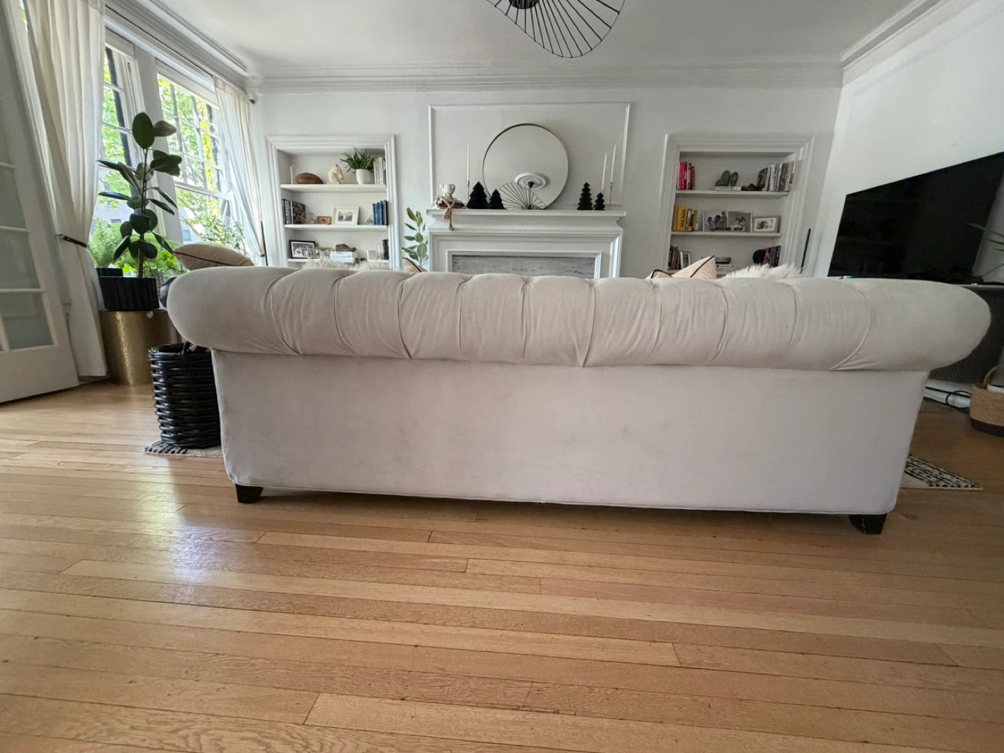 Tufted Chesterfield Sofa - photo 2
