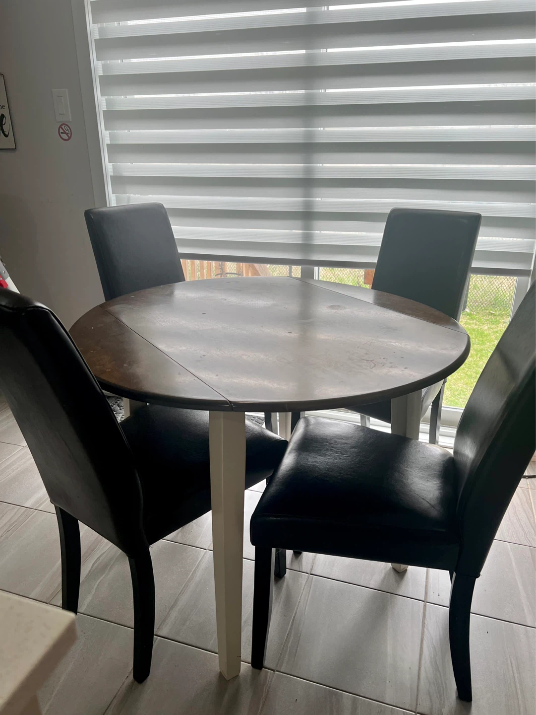 Round Dining Table and 4 chairs - photo 2