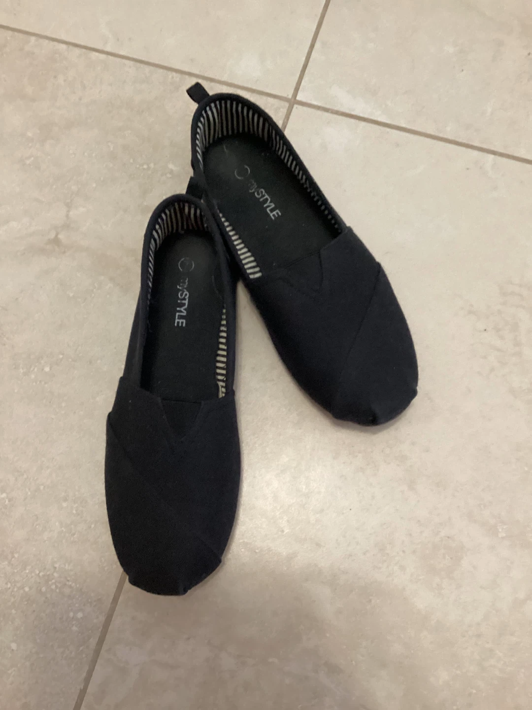BLACK CANVAS SHOES