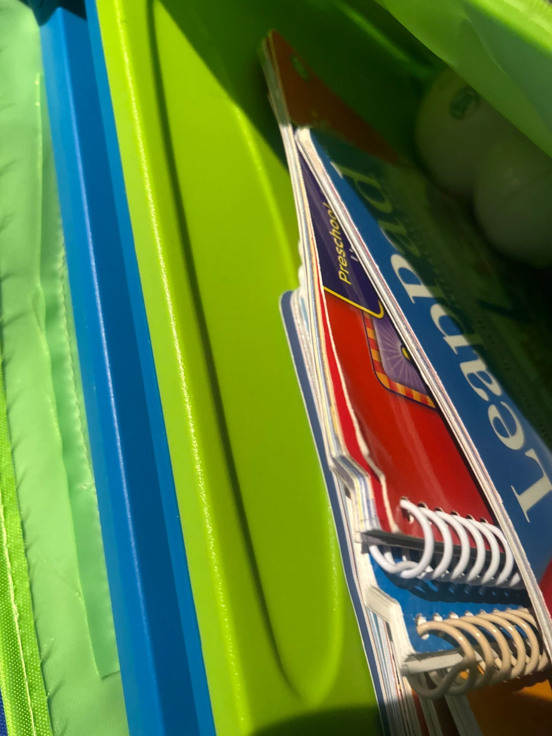 LeapPad Learning System carrying case with books - photo 2