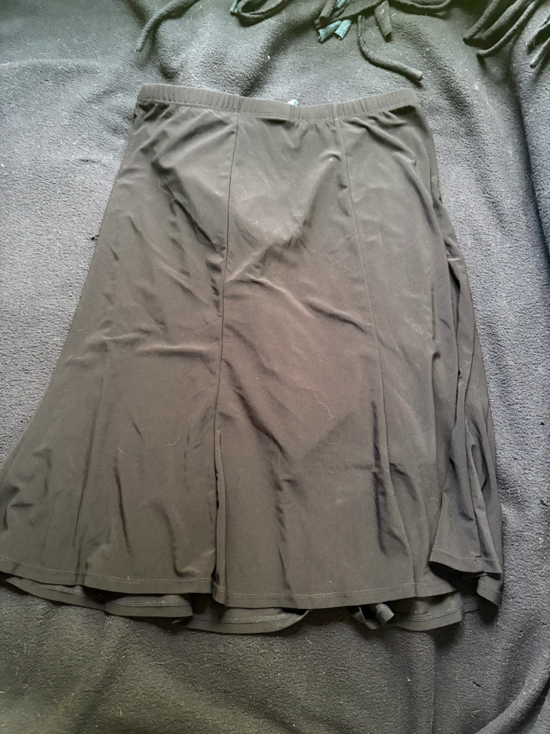 b-Slim Black Skirt with Shape Wear - photo 2