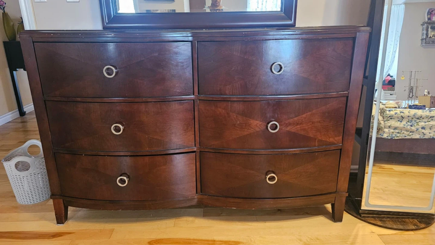 Bed and dresser for sale - photo 4