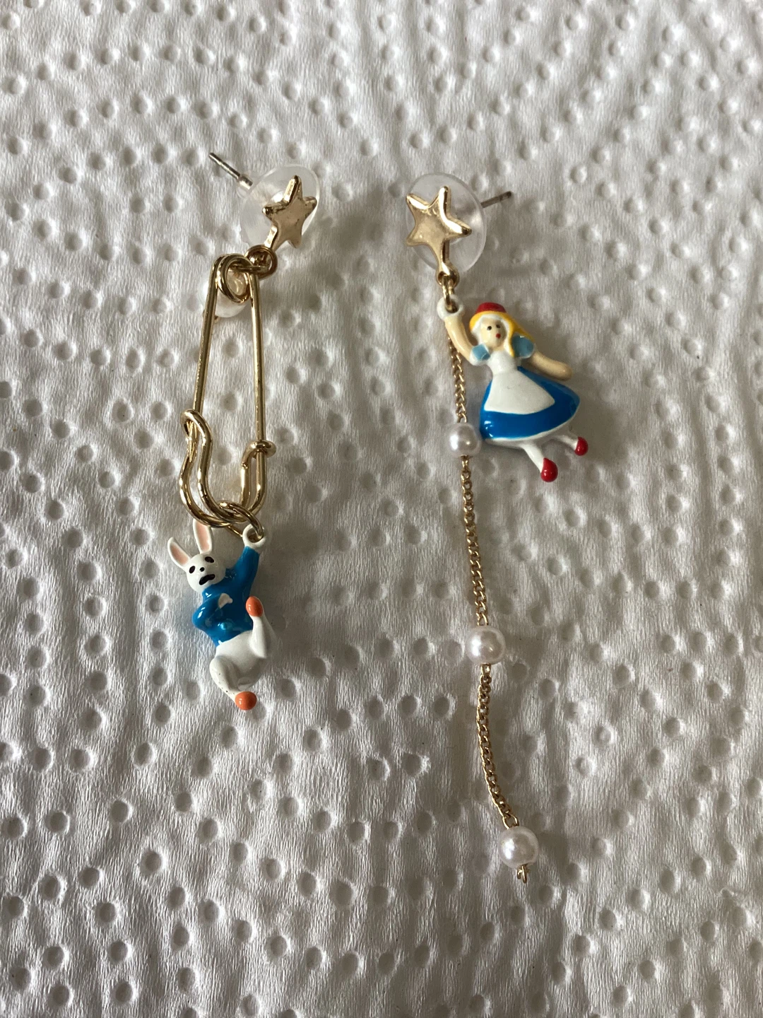 ALICE IN WONDERLAND EARRINGS