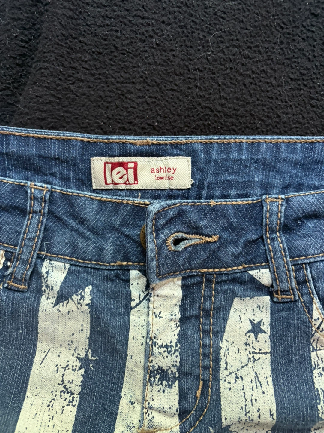 Levi's Ashley Low Rise Denim Shorts American Flag Print Size 7 - photo 2