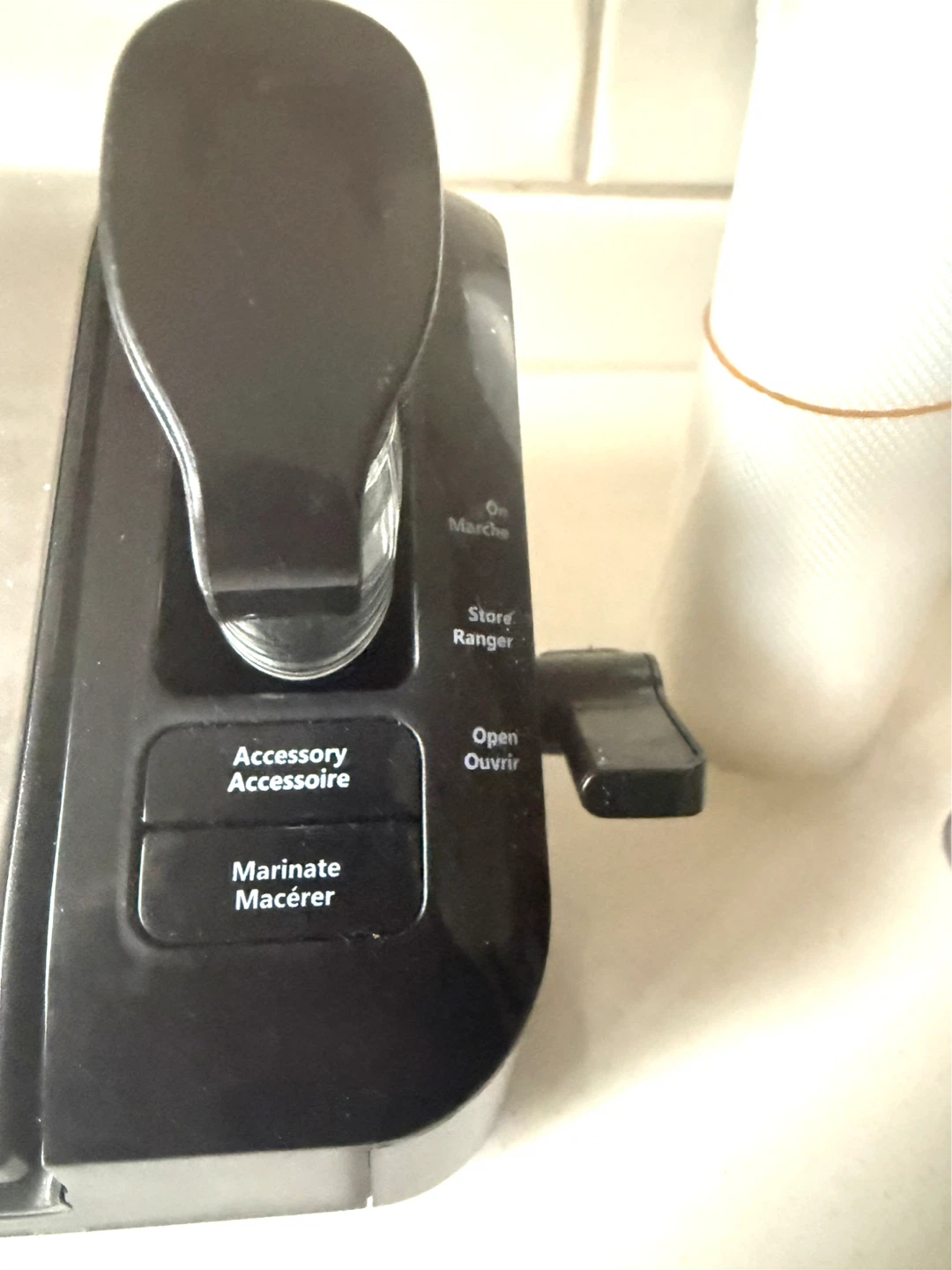 FoodSaver Vacuum Sealer Machine - photo 2
