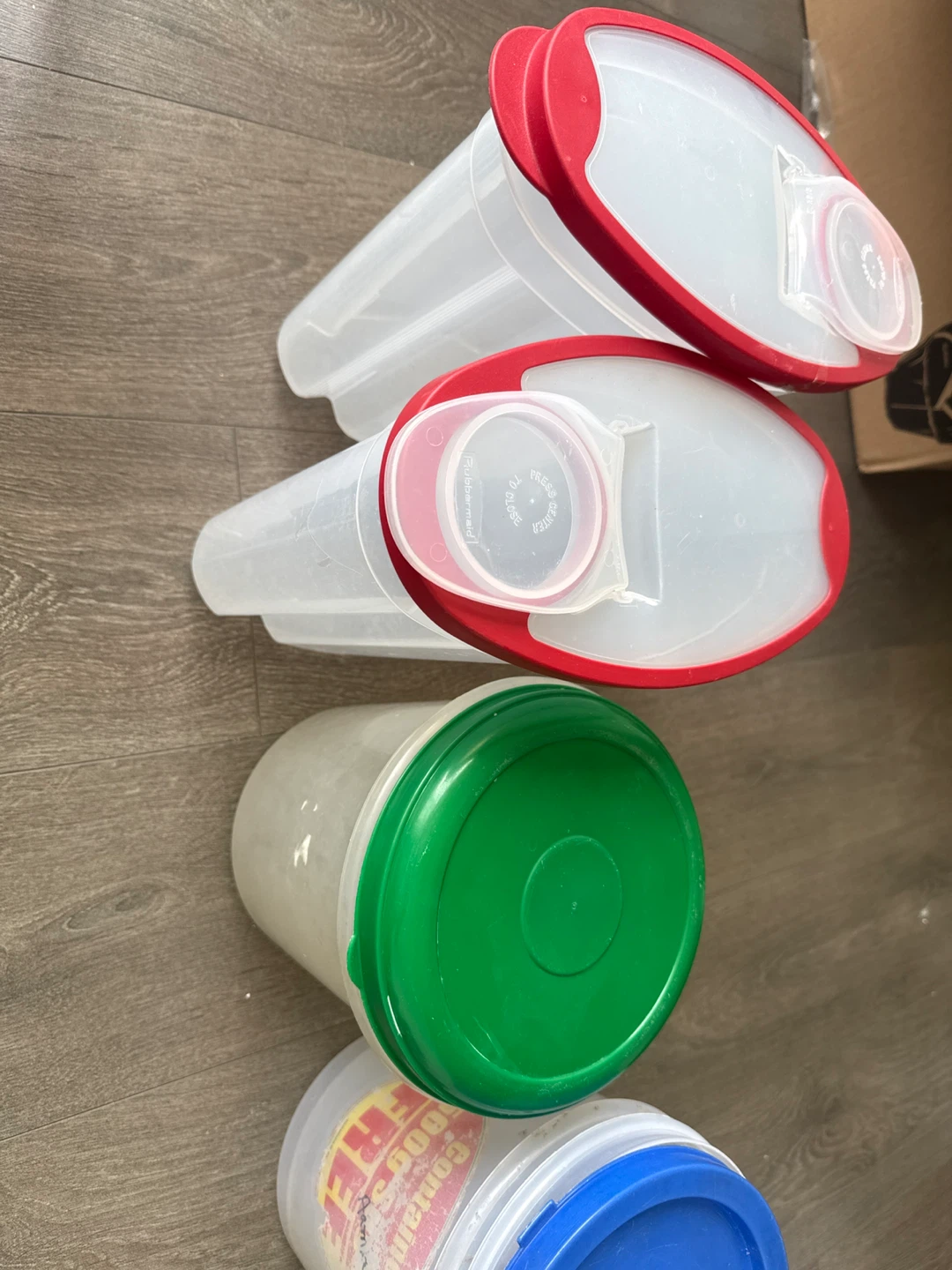 Set of 4 Food Storage Containers with Lids