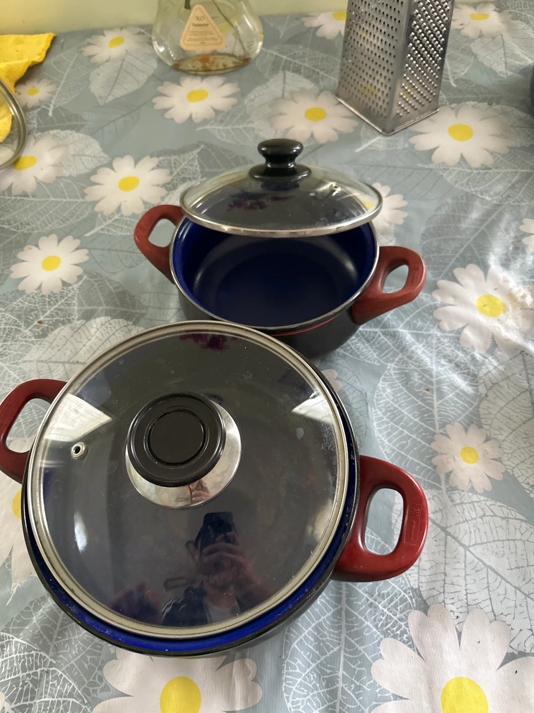 Set of 2 Pots with Lids
