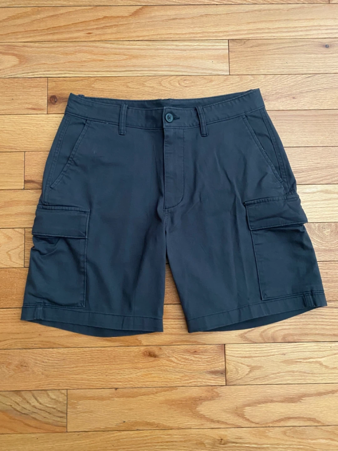 Old Navy Lived-in Straight Cargo Shorts - Size 32