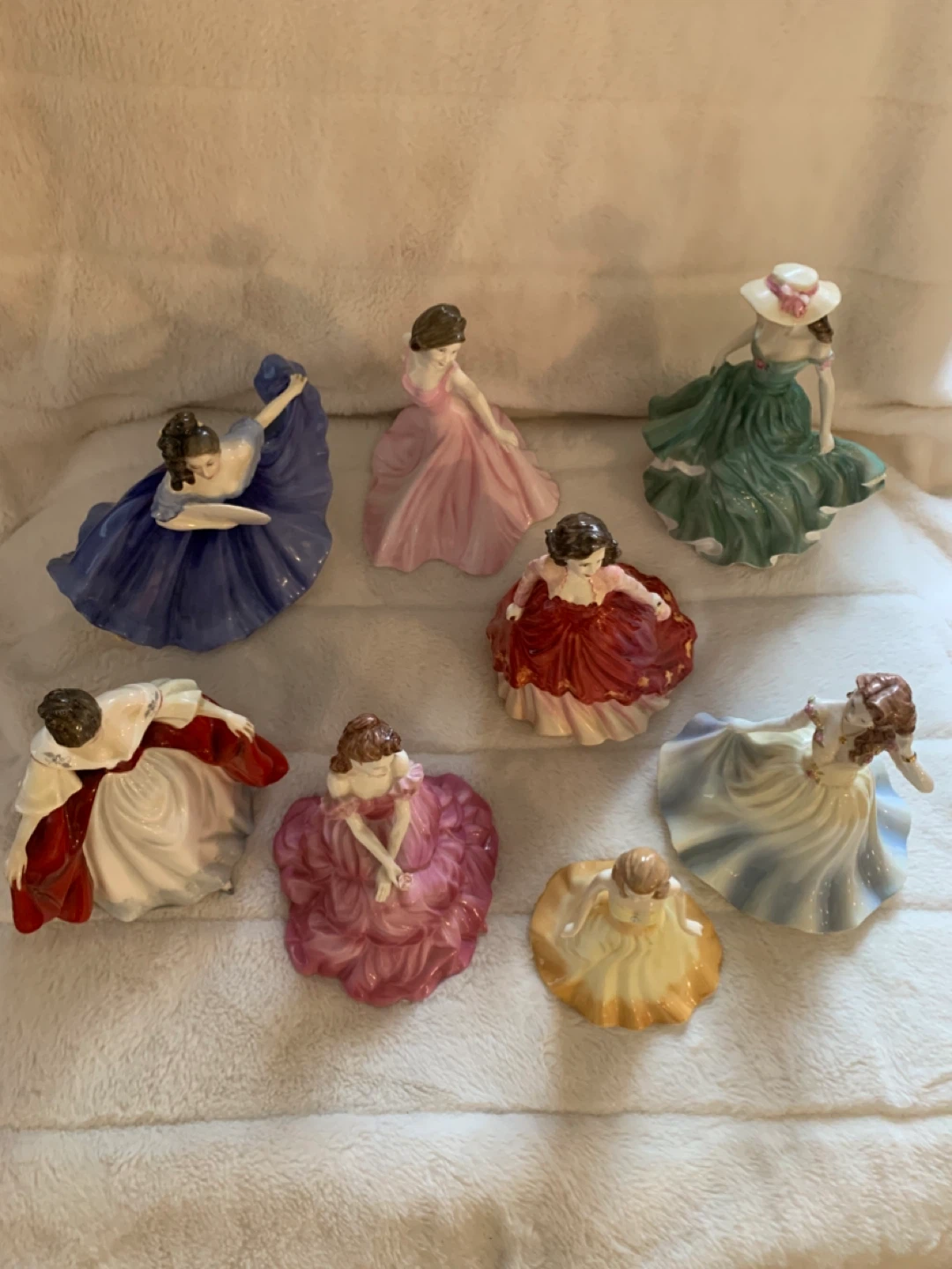 Collection of 8 Decorative Porcelain Figurines - photo 2