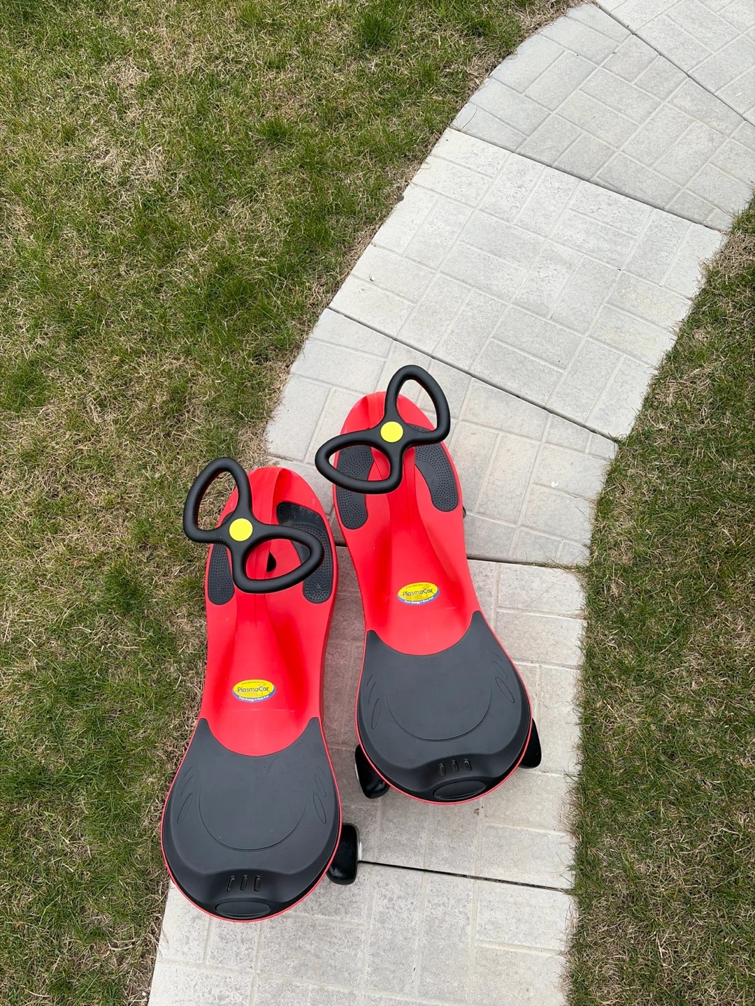 2 Red Ride-On plasmacar The origin- 1 for 25$ 2 for 40$ - photo 2