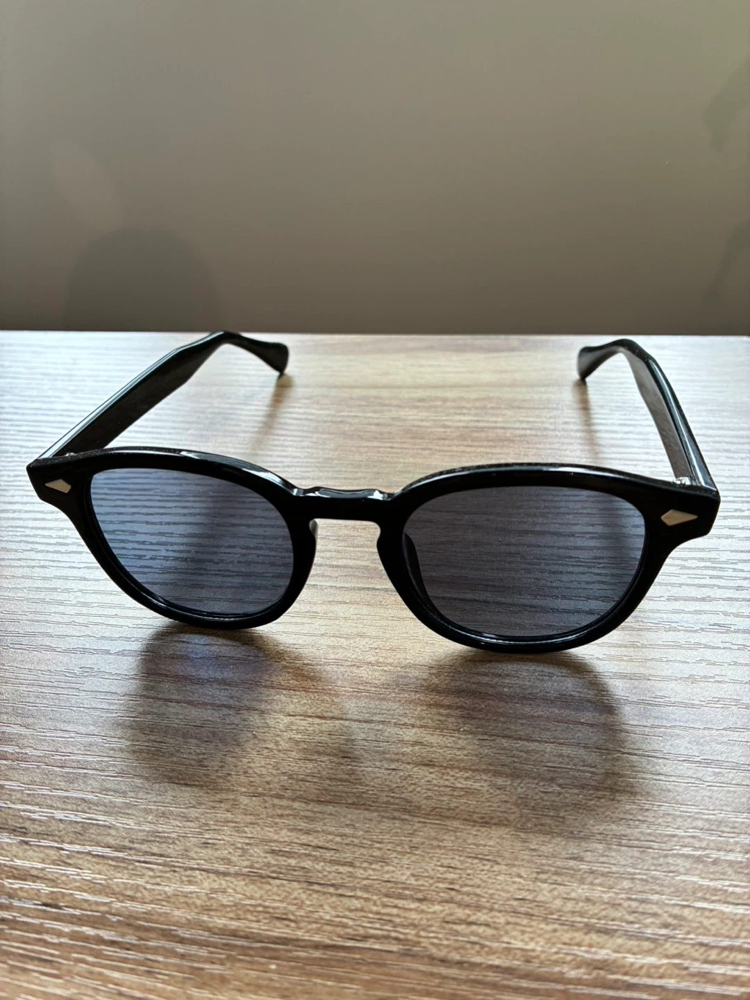 EYEKOÑIK Black Sunglasses with Case and Pouch