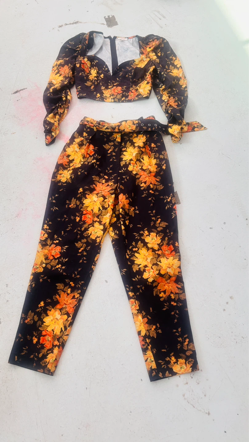 Apeach floral print crop top and pants set size S