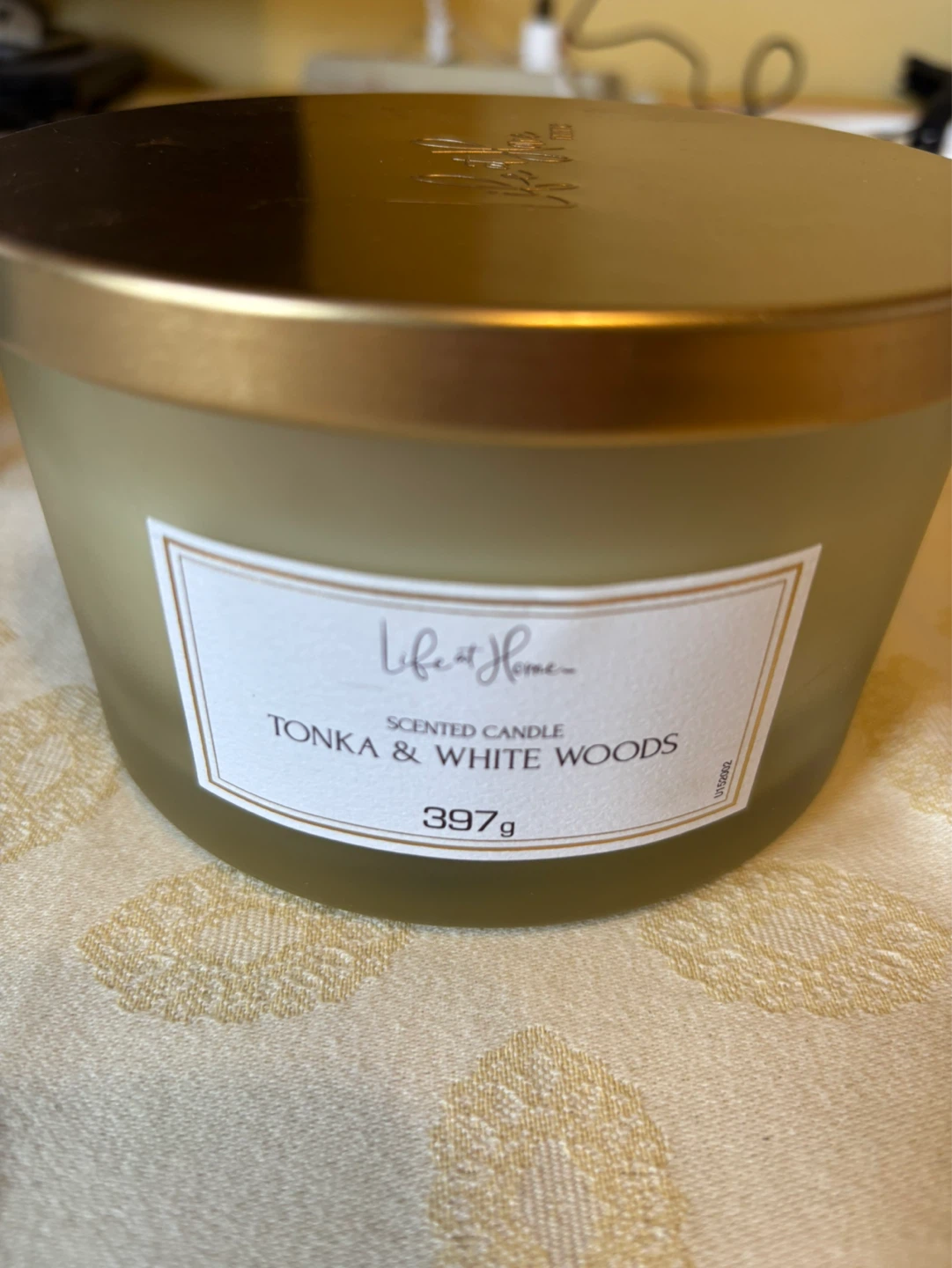 Life at Home Tonka & White Woods Scented Candle 397g