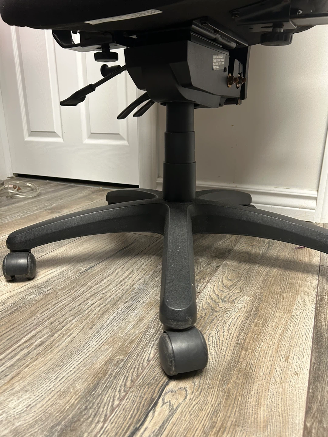 Black Office Chair - photo 3