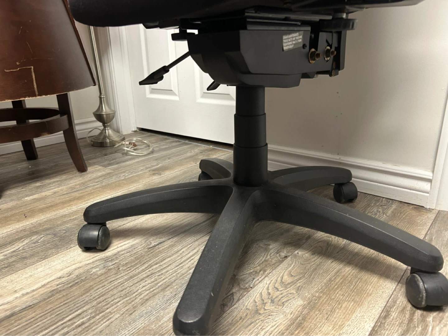 Black Office Chair - photo 2