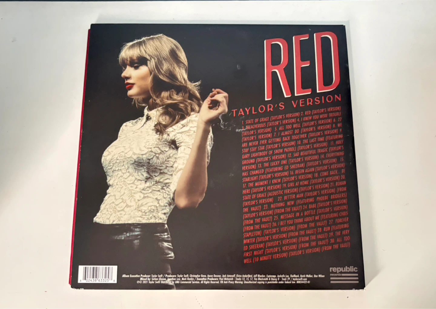 Taylor Swift Red (Taylor's Version) Vinyl Record - photo 3