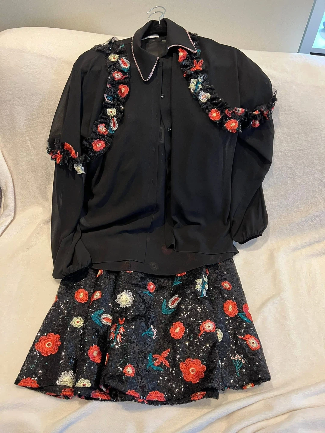 Black sequined floral skirt and blouse set - photo 2