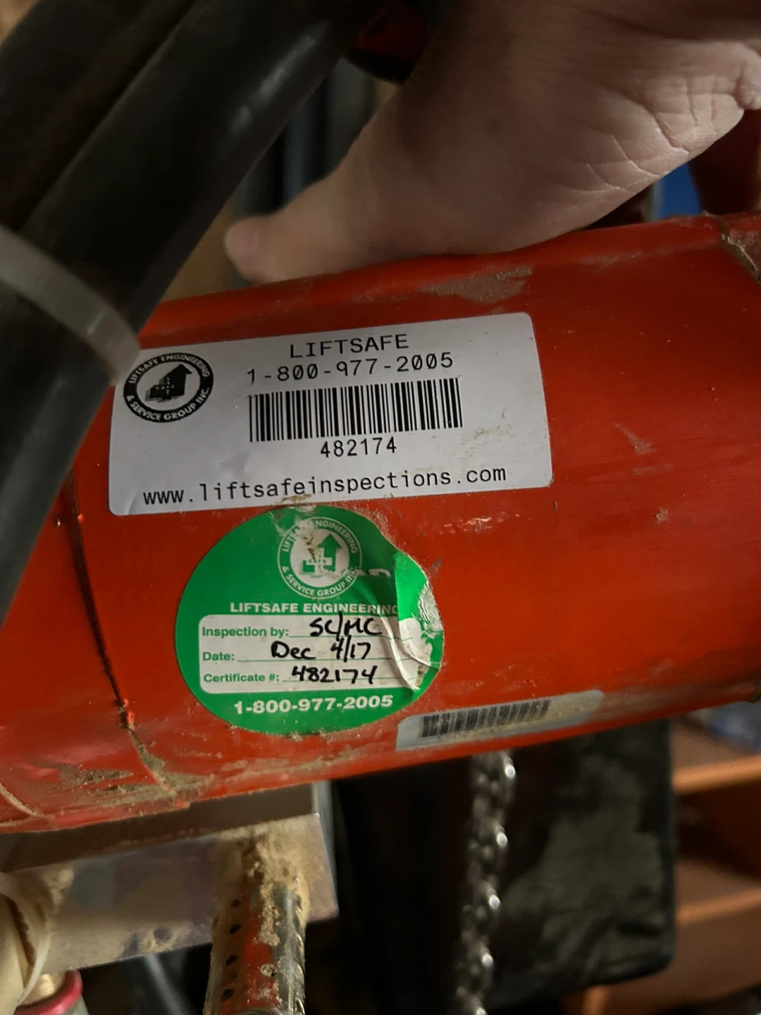 CM SHOP-AIR 250 LBS Chain Hoist - photo 3