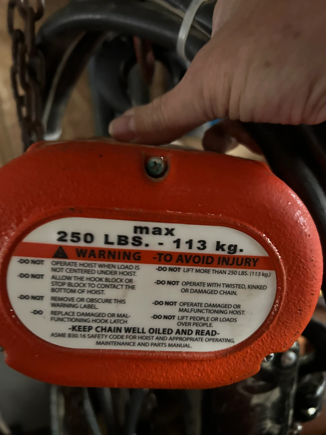 CM SHOP-AIR 250 LBS Chain Hoist - photo 4