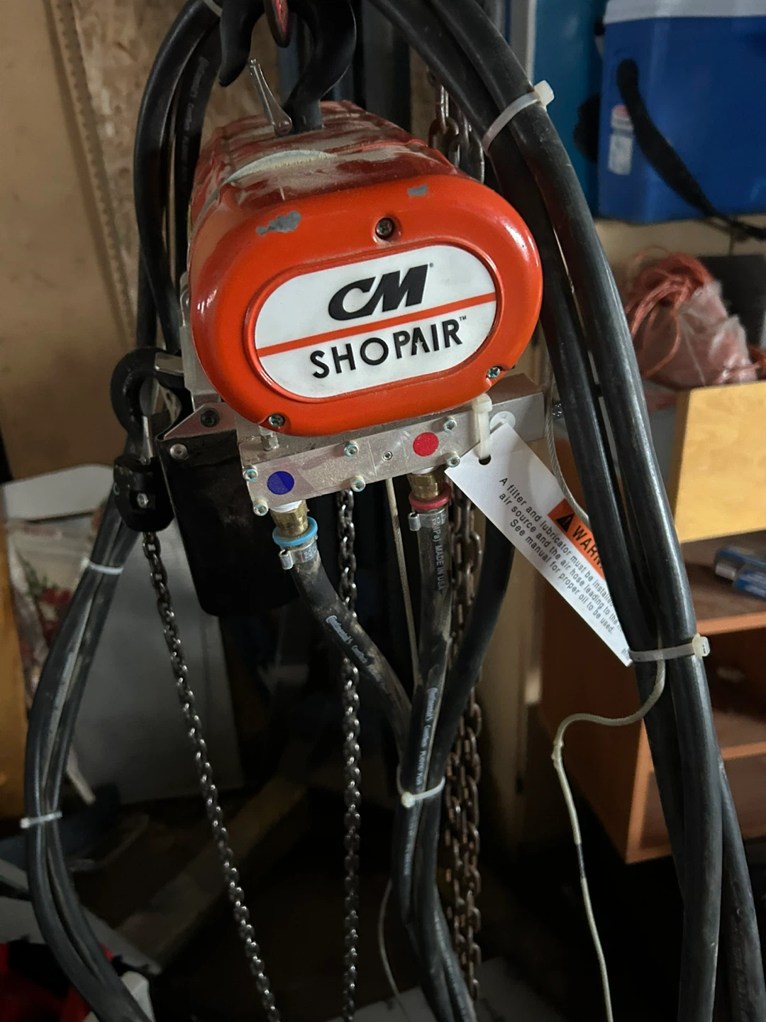 CM SHOP-AIR 250 LBS Chain Hoist