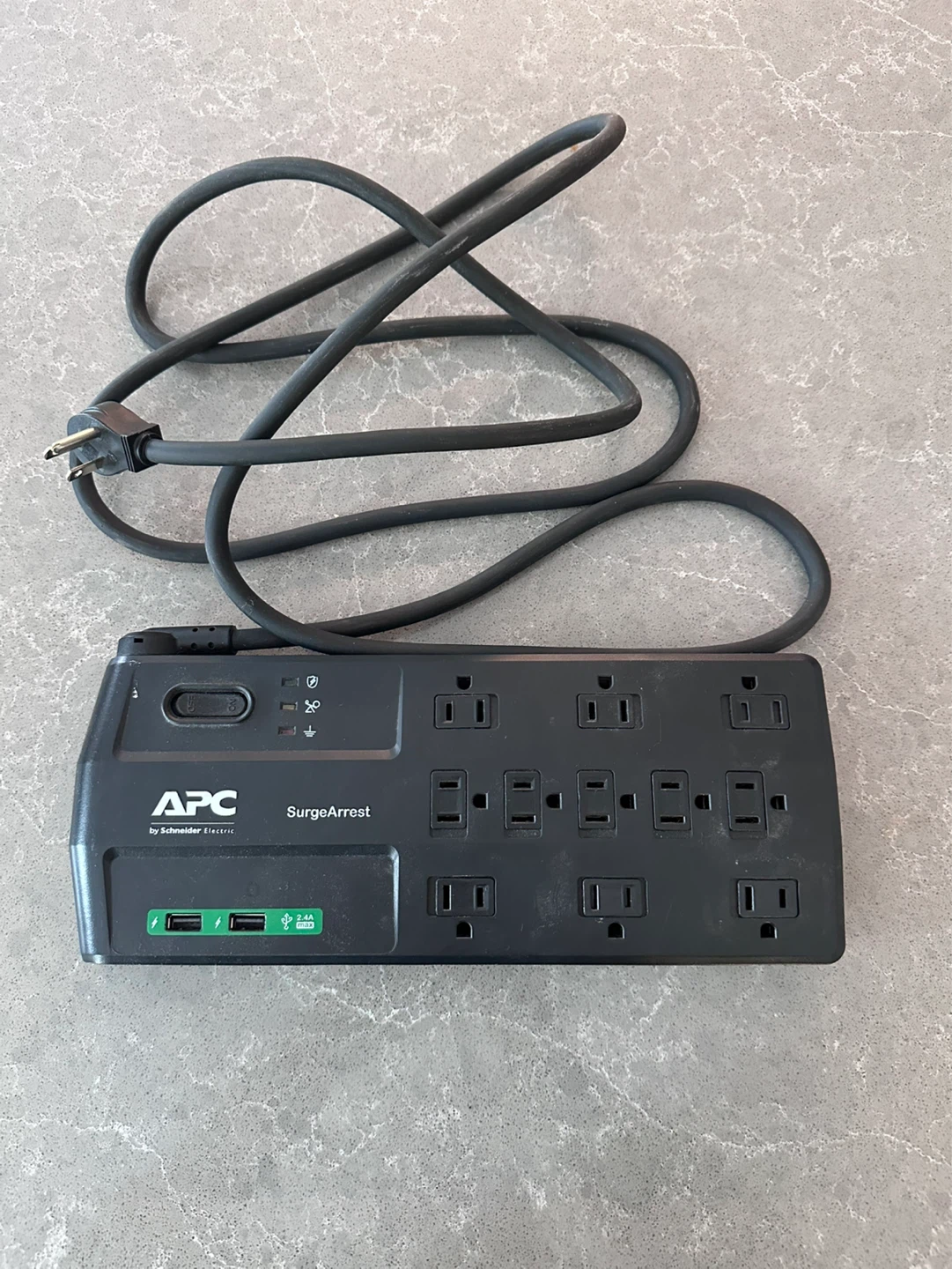 APC 11-outlet Power Strip with USB Ports