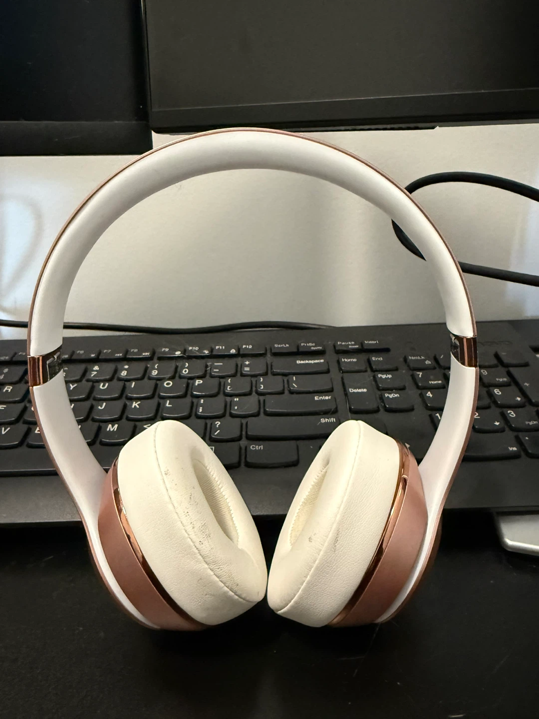 Rose Gold Beats Solo 3 Wireless Headphones
