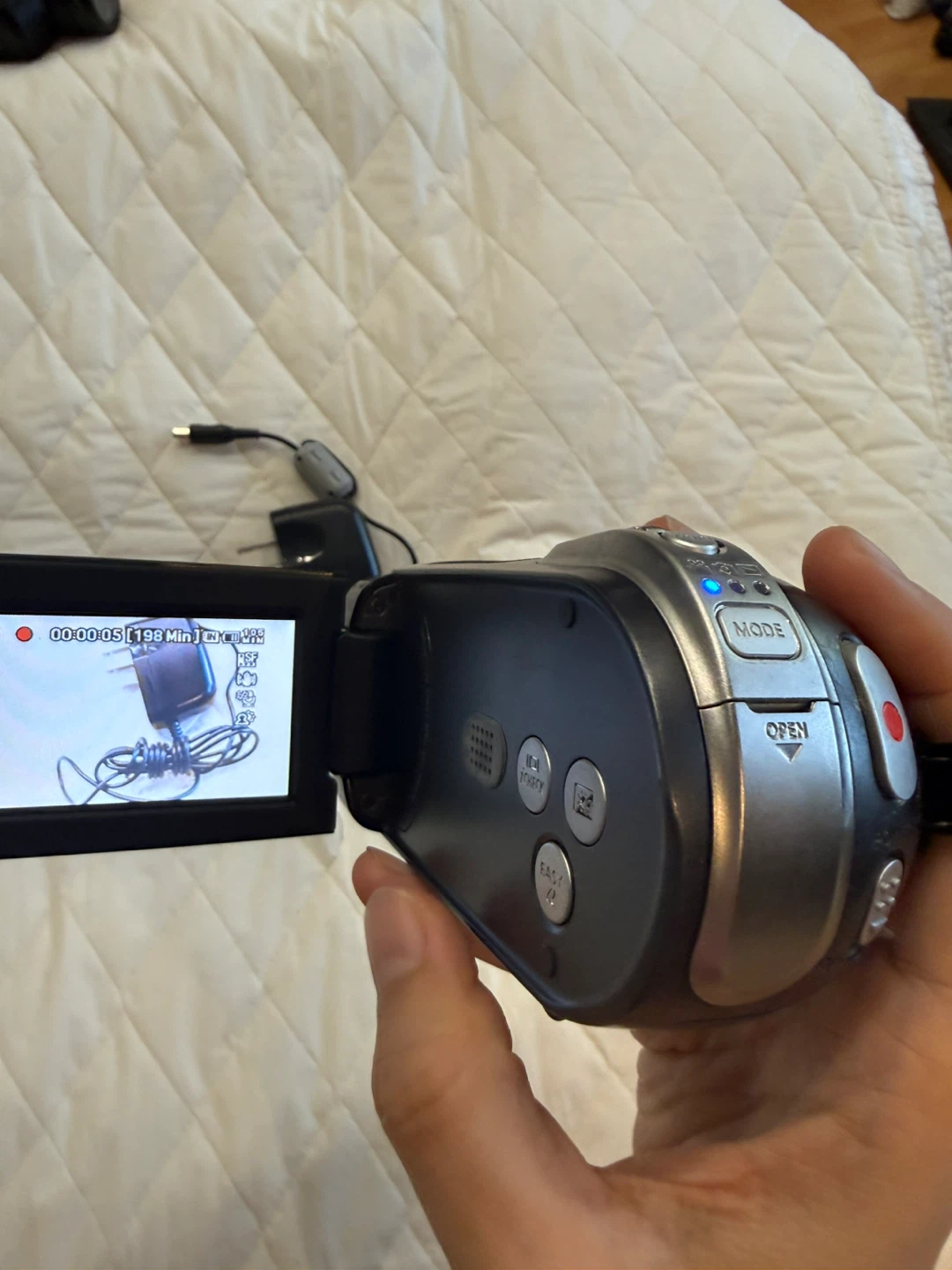 Samsung 42x Intelli-Zoom Camcorder - photo 2