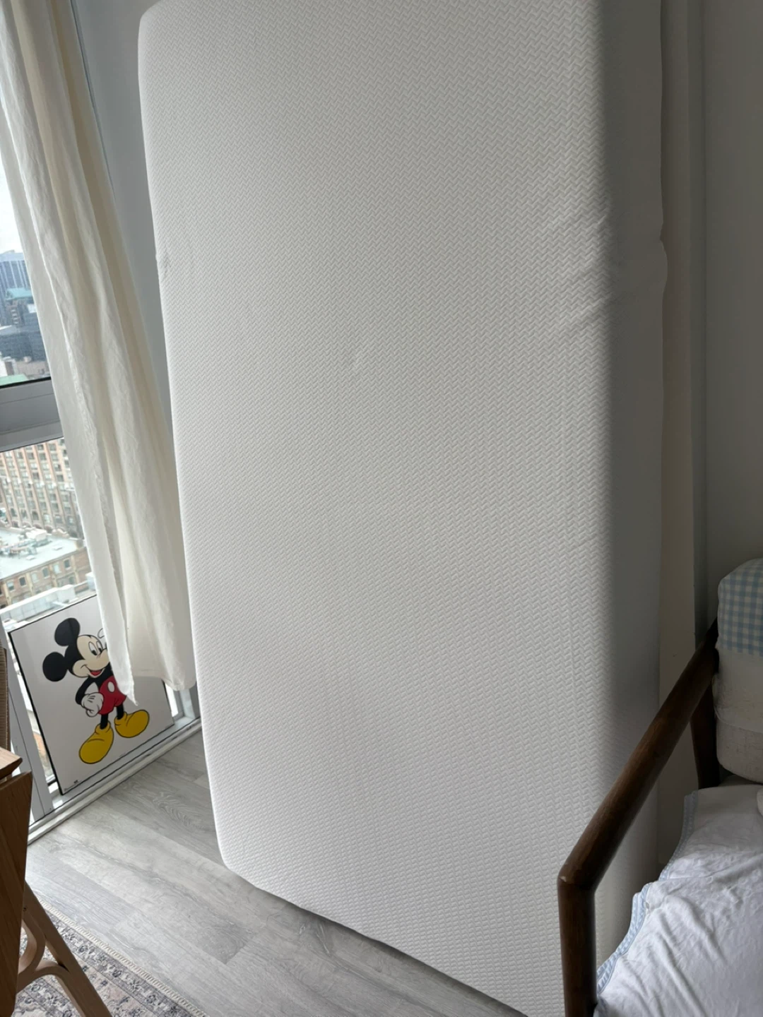 White Mattress (zinus) - photo 4