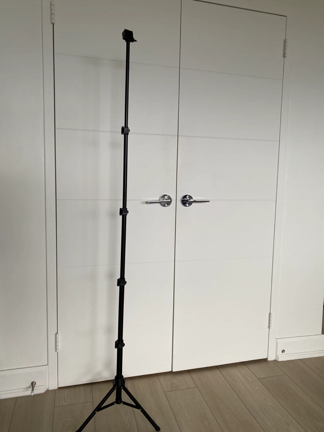 Black Portable Tripod Stand - photo 3