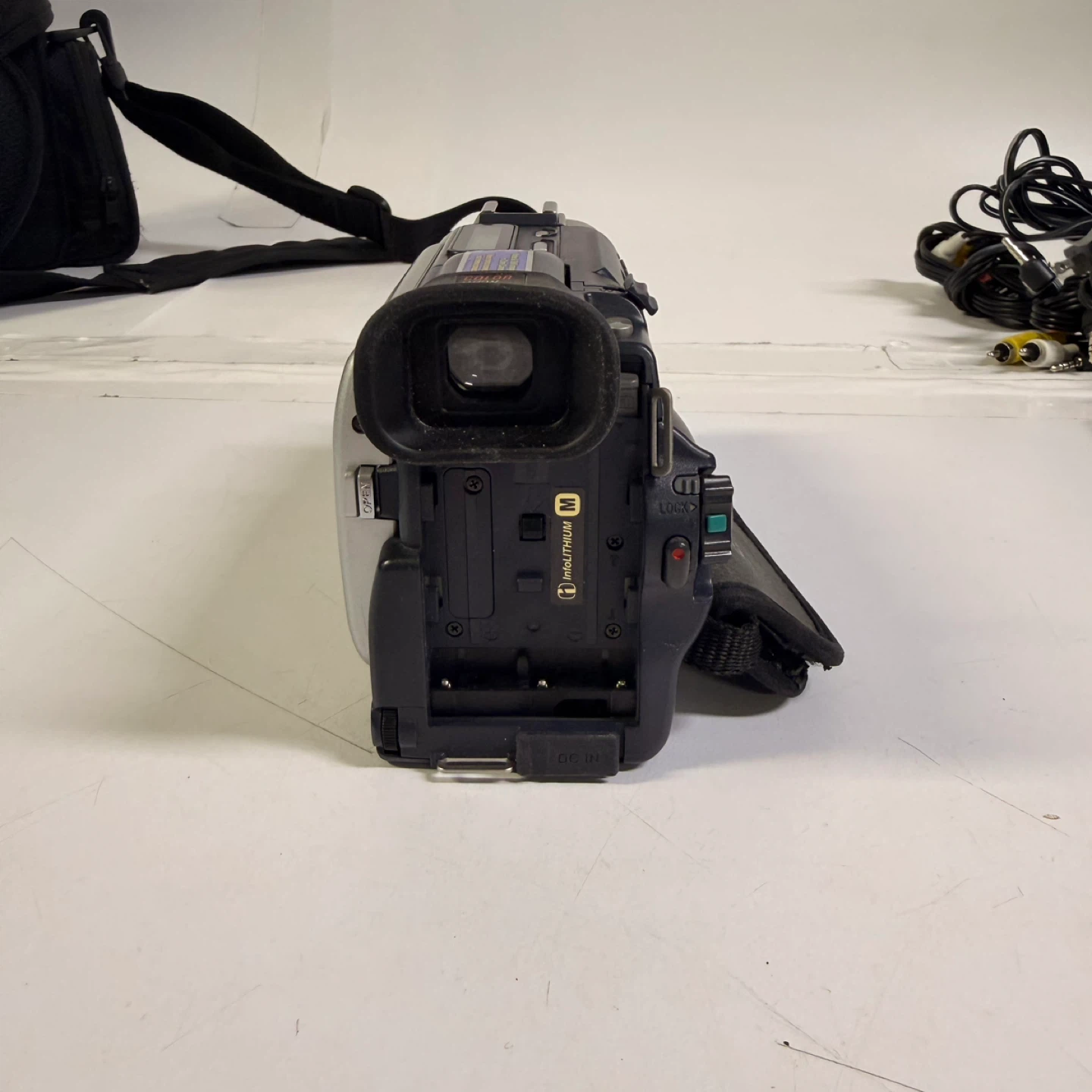 Sony DCR-TRV17 night shot bundle with remote - photo 3