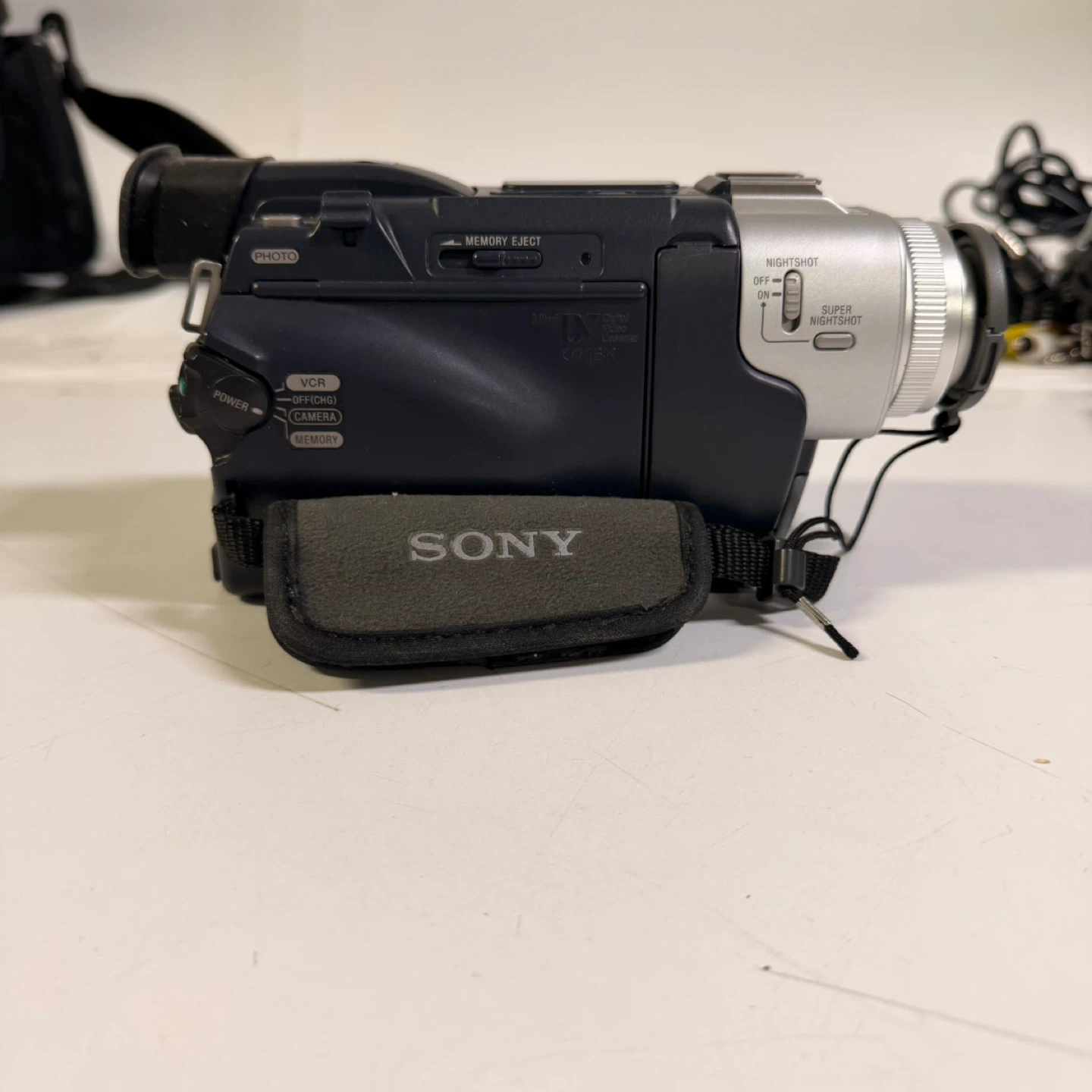 Sony DCR-TRV17 night shot bundle with remote - photo 4