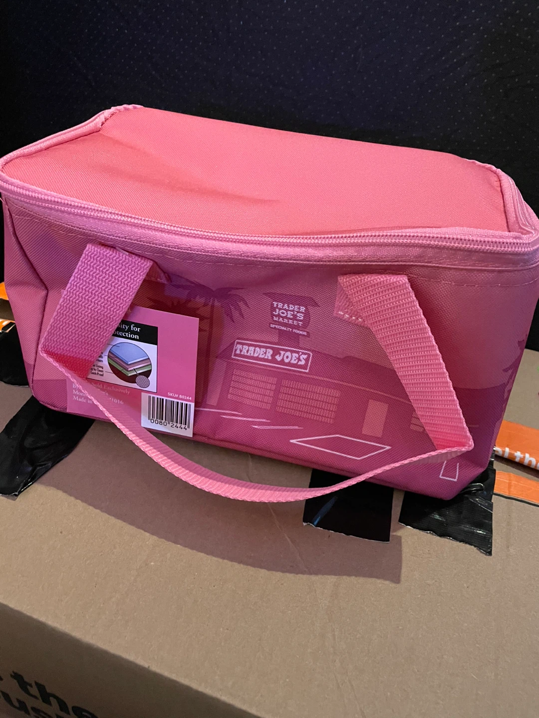 Unused!!! Pink Trader Joe’s lunchbox - photo 2