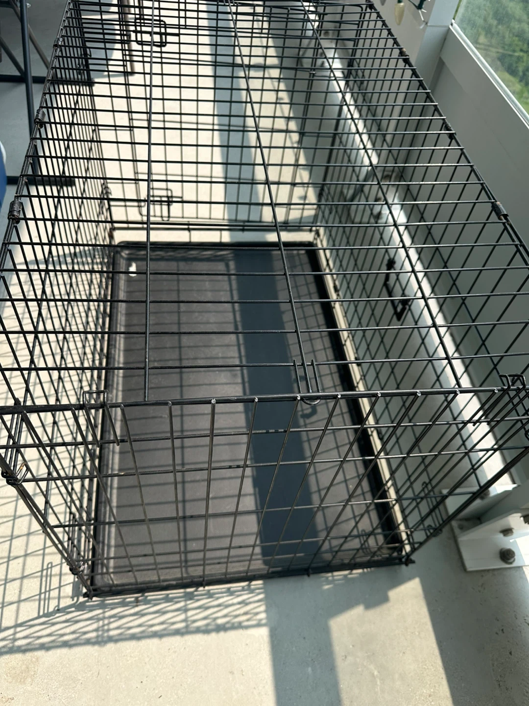 Wire Dog Crate with Plastic Tray - photo 2
