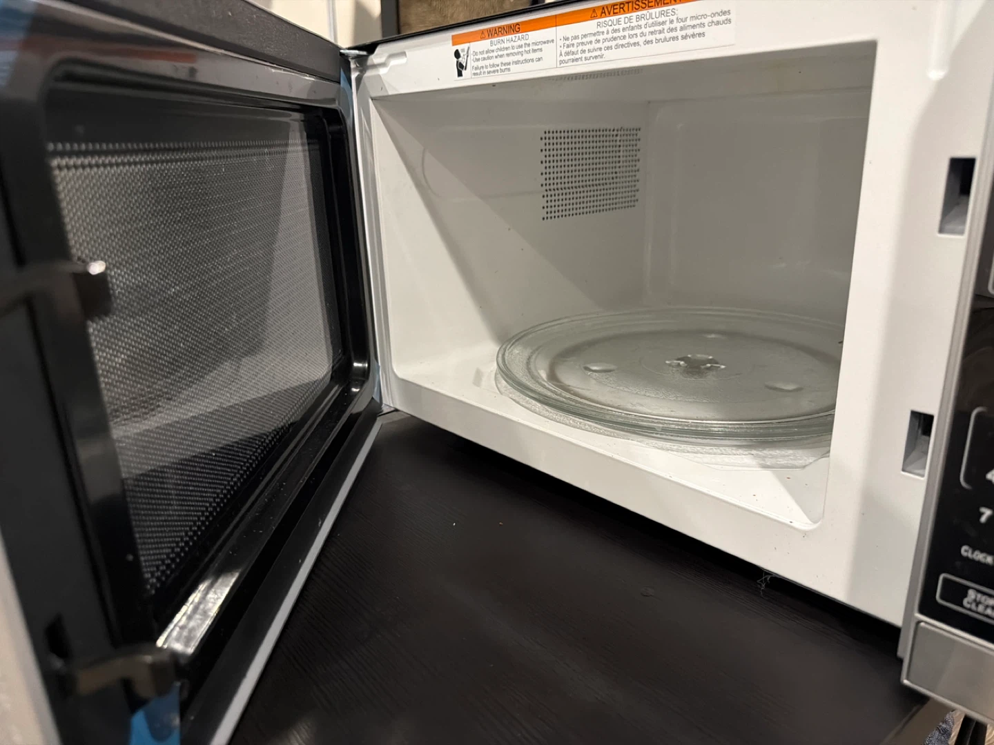 Hamilton Beach Microwave Oven - photo 2