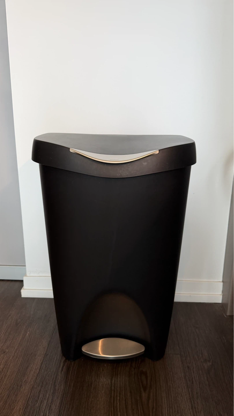Black Pedal Trash Can