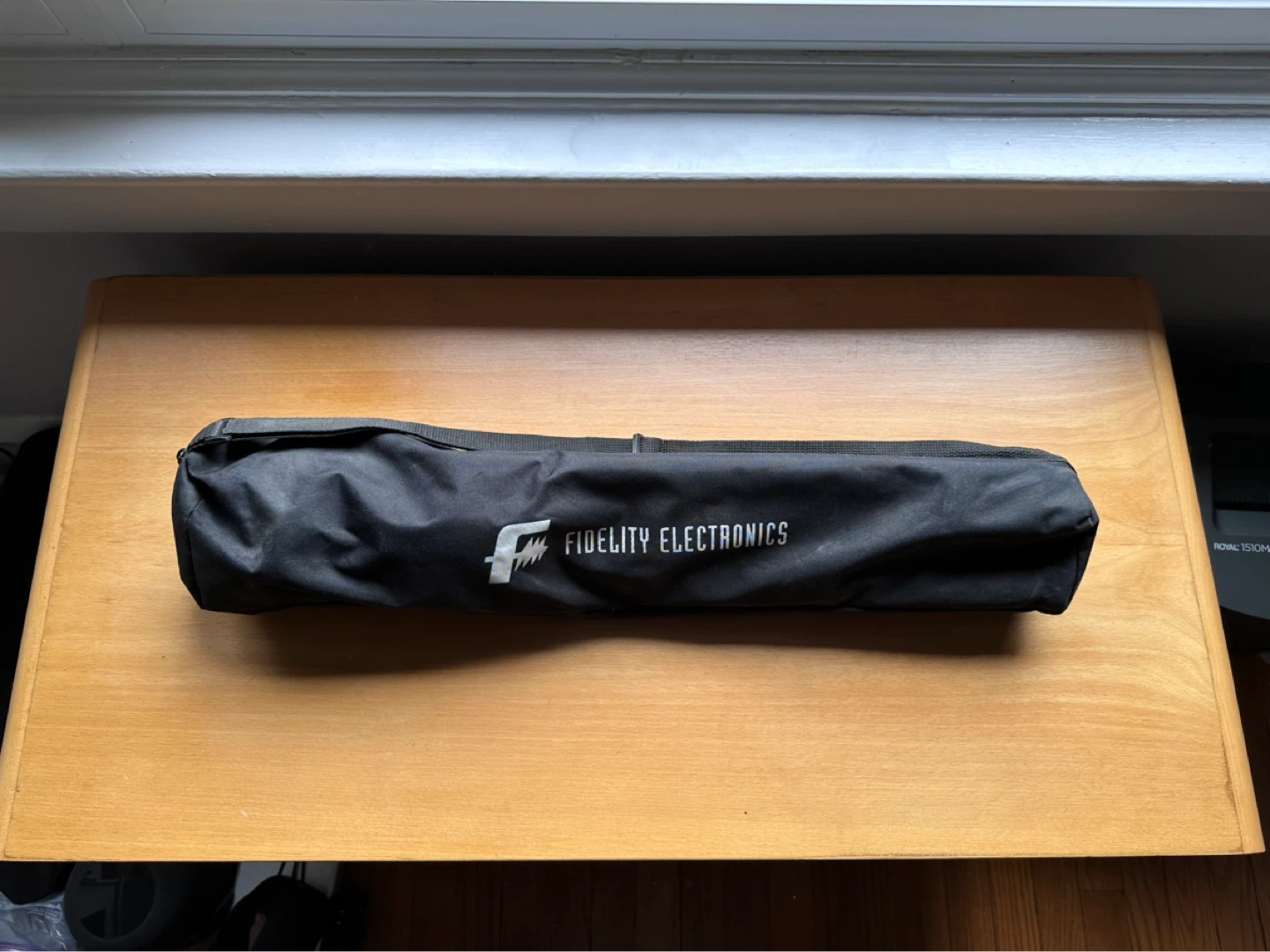 Fidelity Electronics Tripod with Carrying Bag - photo 3