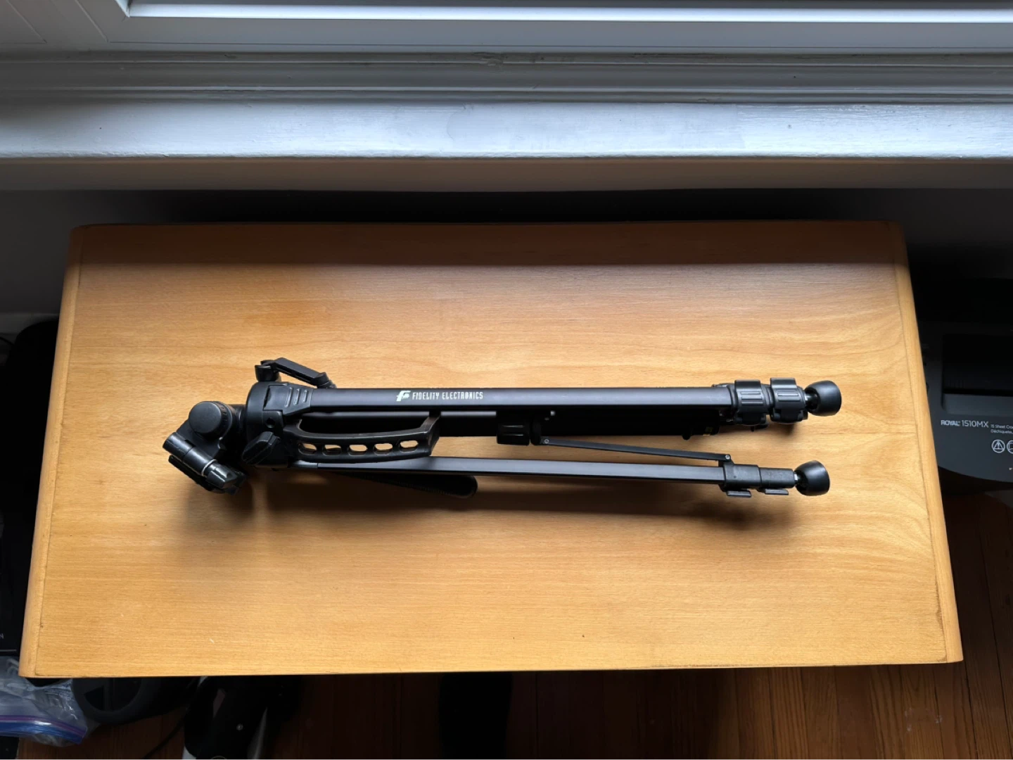 Fidelity Electronics Tripod with Carrying Bag - photo 2