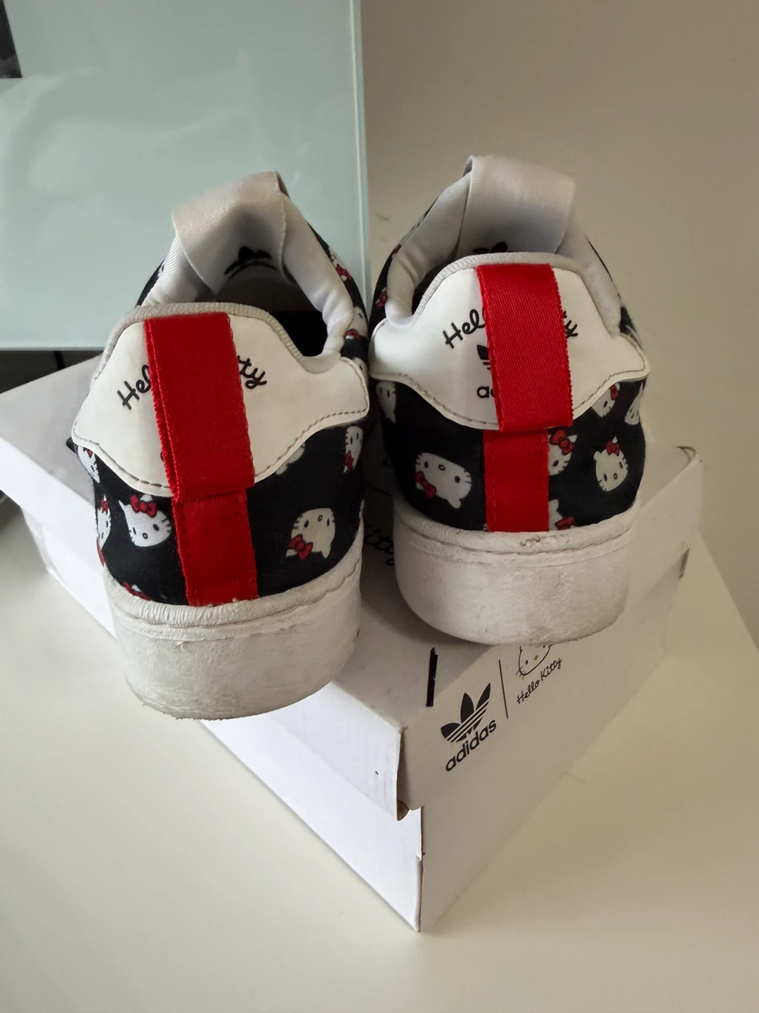 Size 2.5 Hello Kitty Adidas slip on shoes - photo 3
