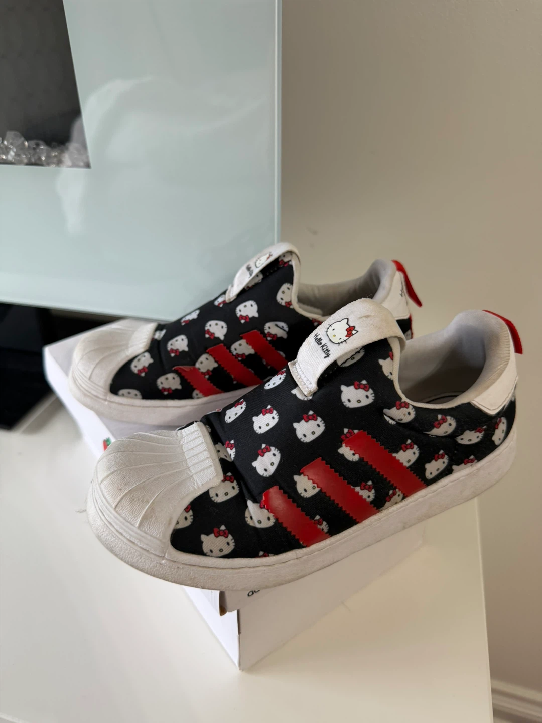 Size 2.5 Hello Kitty Adidas slip on shoes - photo 2