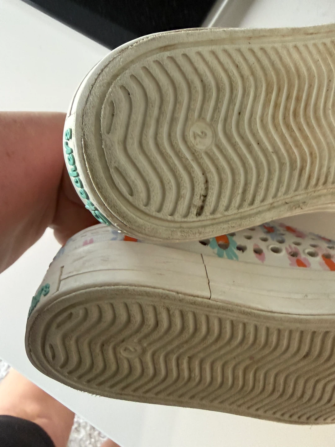 Size 2 girls Sketchers foamies water shoes - photo 5