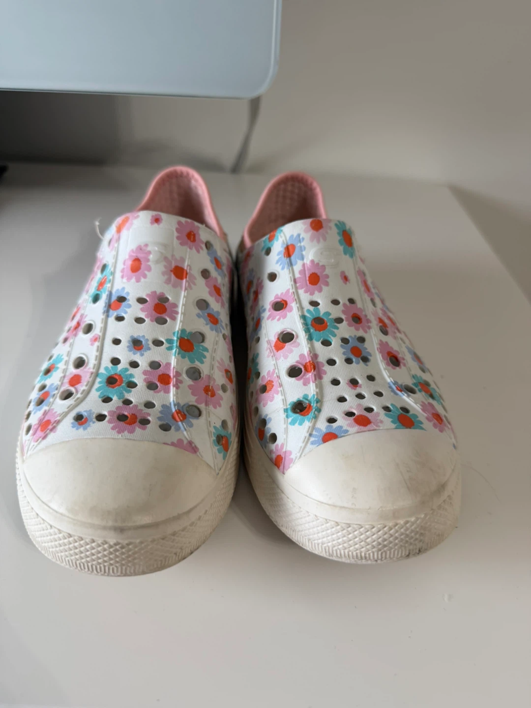 Size 2 girls Sketchers foamies water shoes - photo 2