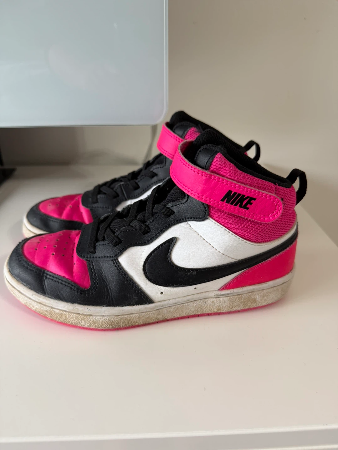 Size 2.5 girls Nike high tops