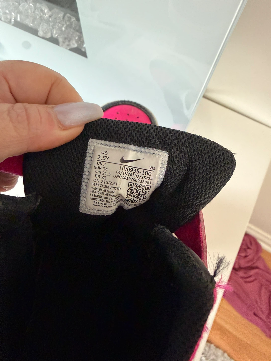 Size 2.5 girls Nike high tops - photo 5