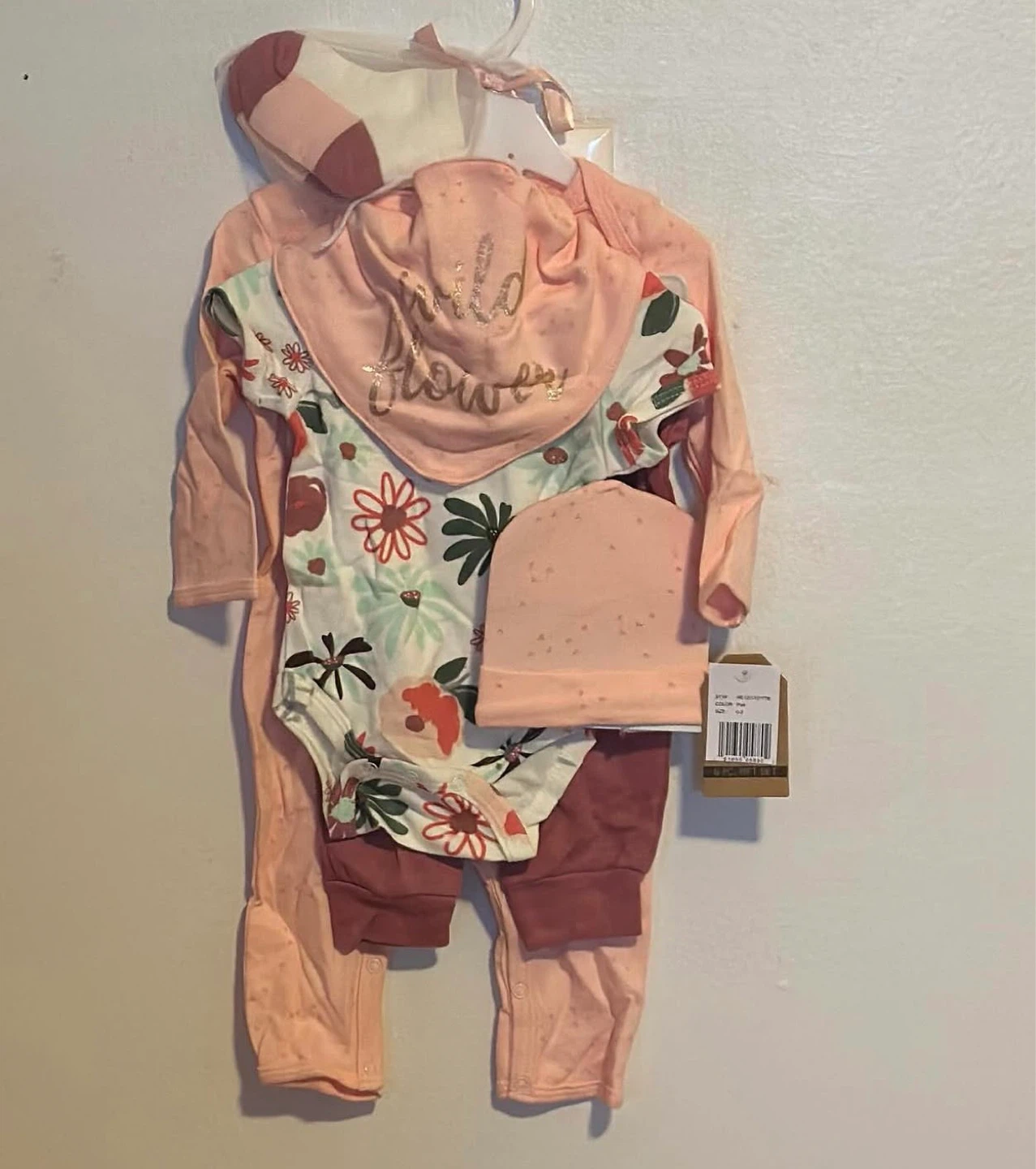 GIRLS 6 PC SUITE (SIZE:0-3 MONTHS)