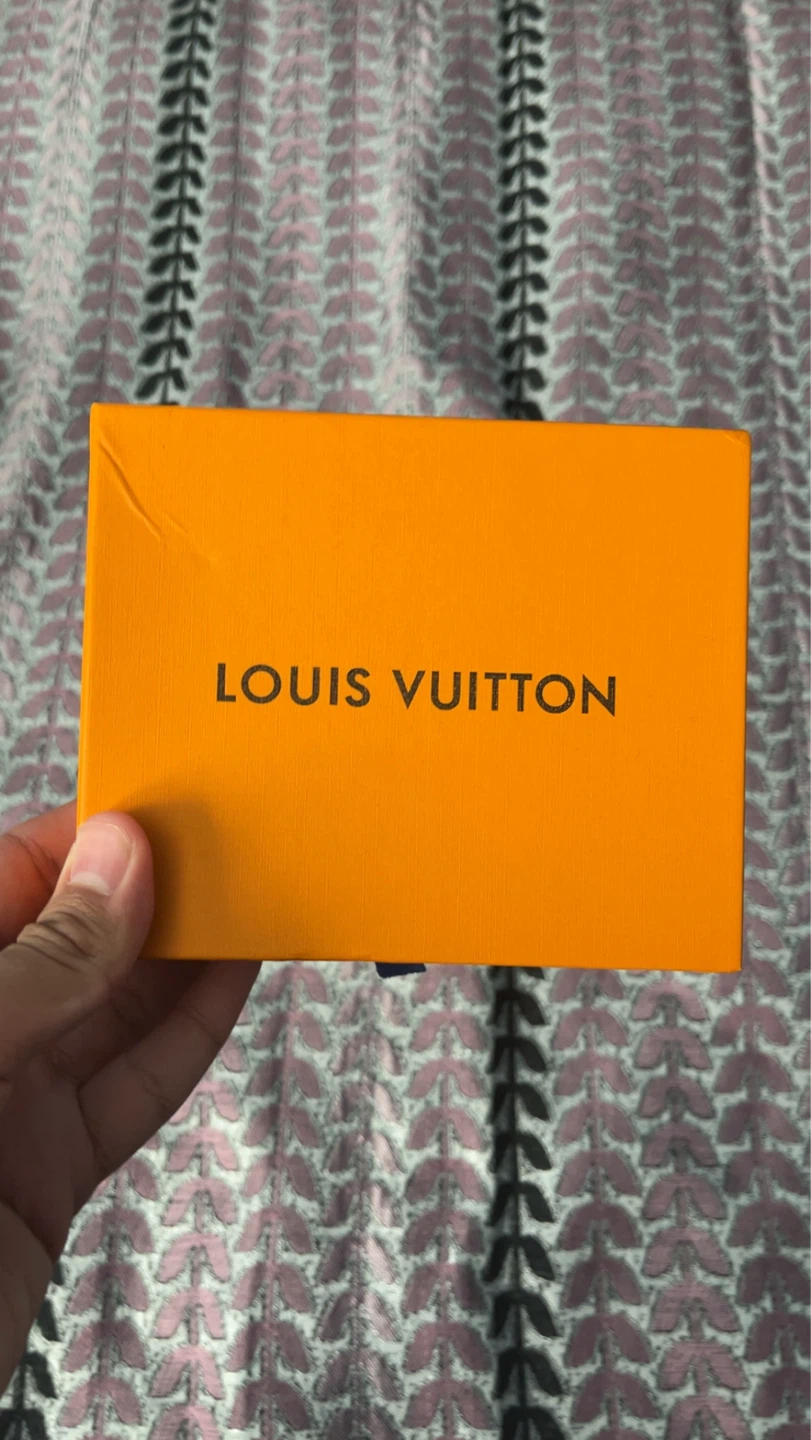 Black Leather LV Wallet - photo 2