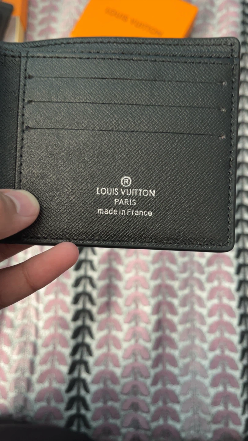Black Leather LV Wallet - photo 3